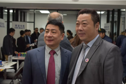 林建新与连江同乡会会长卢端金