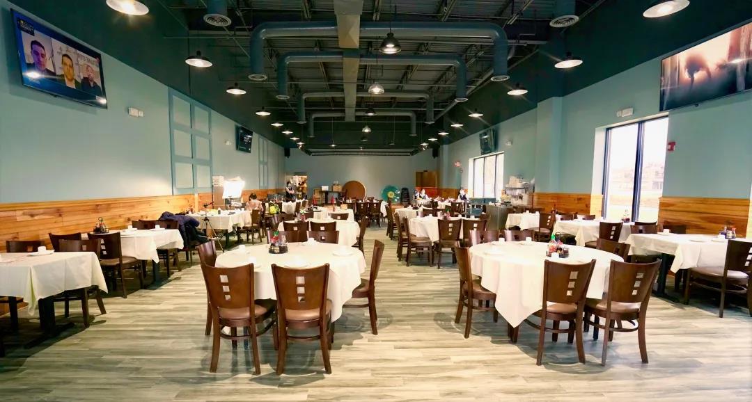 超大的用餐空间2