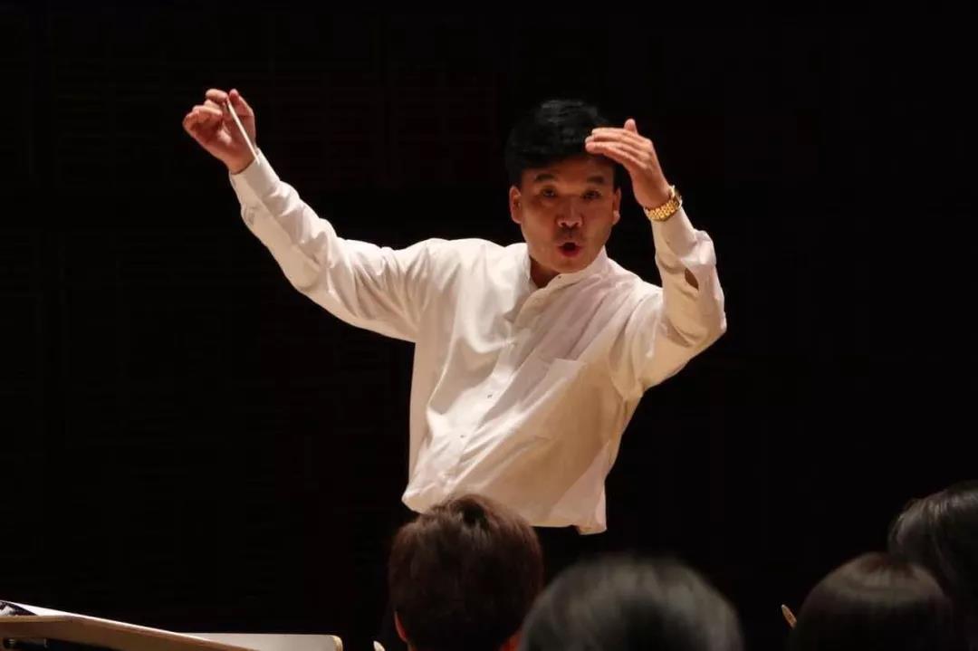 指挥家乔万钧