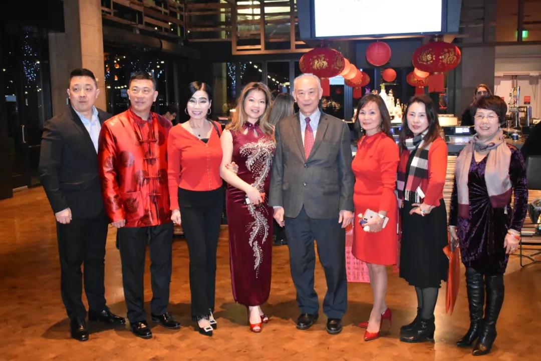 参加活动侨领合影