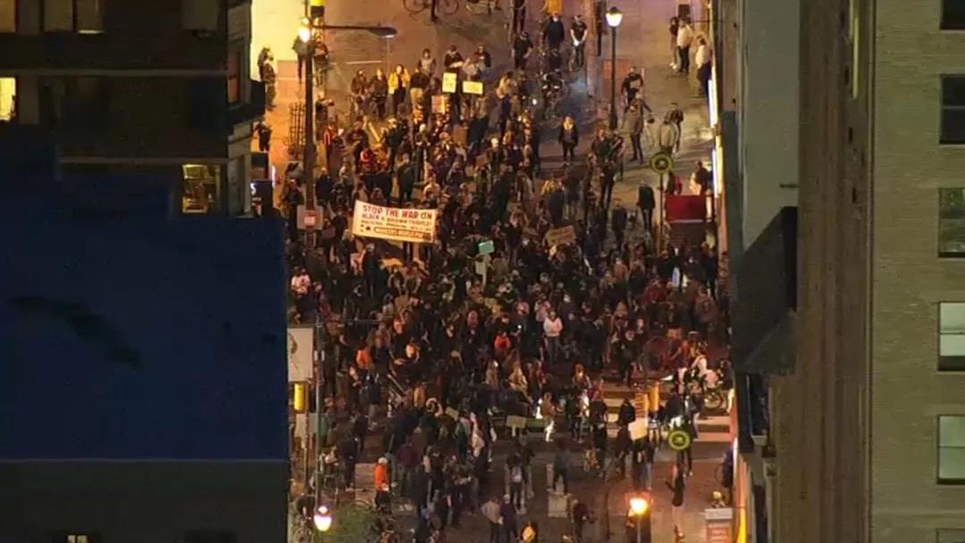费城市中心抗议游行
