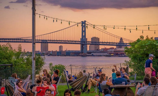 富兰克林大桥旁啤酒花园