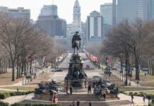 一女司机被ICE官员开枪击毙引全美震动; 东北费发生多起针对亚裔女性的暴力抢包案; 闯红灯罚$100, 今起正式开罚 闯红灯